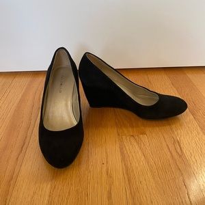 Bandolino Black Suede Wedges Size 7
